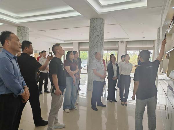 山東盛和塾棗莊分塾企業家蒞臨欣格瑞公司游學